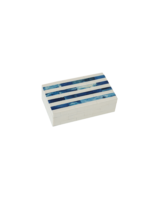 Caja decorativa de madera azul