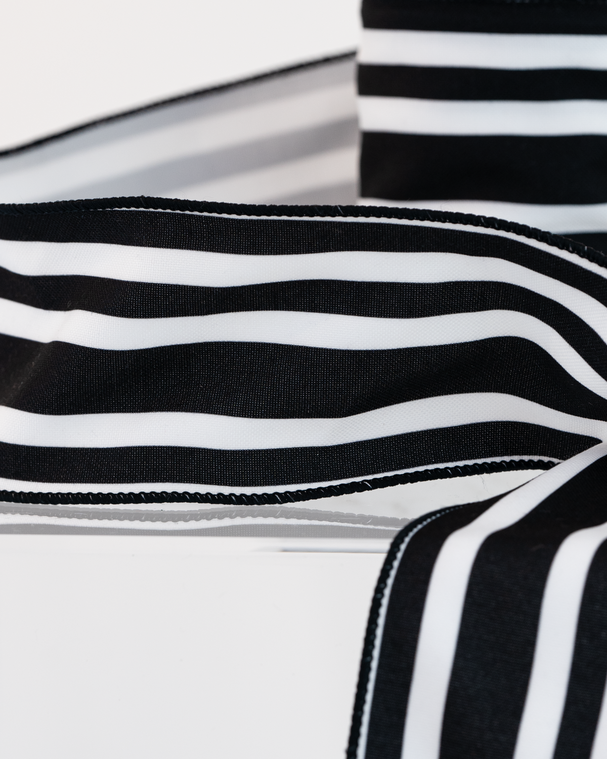 Listón Black and White